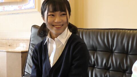 3176596-1 Rin 18 looks like Paruru She begs to be let out inside