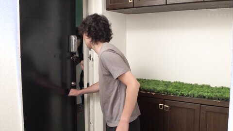 IMO-019 While I Was Masturbating In The Bathroom, My Sister Who Was Completely Naked Broke In!  Forbidden...