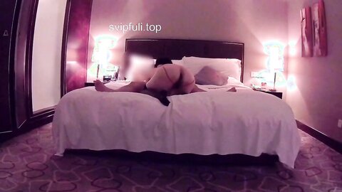 91夯先生006-之黑丝T裤人妻的疯狂杀猪叫床“同事知道你这么骚吗”