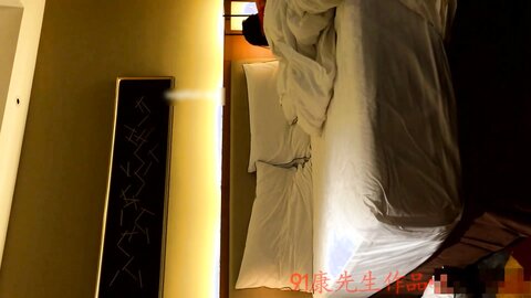 91夯先生019-之出差无套操92年极品白嫩肥臀小白领 艹的直喊“舒服”