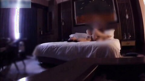 91夯先生040-首发-性感漂亮的美女中学老师再送屄上次操爽后这次又主动送上门来了操的直喊痛说：你慢点痛