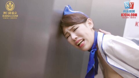 xsjky024偷偷玩弄性感电梯小姐