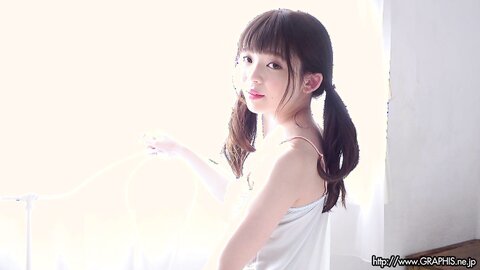 [Graphis] Izuna Maki 槙いずな 『 first gravure 』 MOVIE 05 - 1280x720