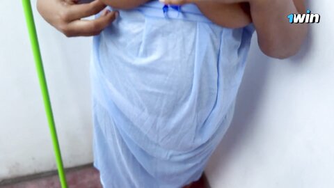 යාළුවගේ කුඩම්මා කොල්ලෝ එකේ ලොකු Sri Lankan Friends Hot Stepmom Caught