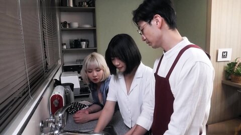 Li Weiwei Rona  Slutty Cousins Share A Dick