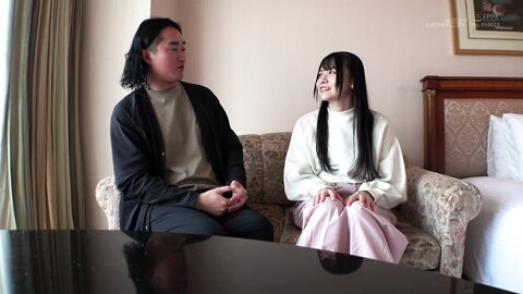 MOGI-139 [4K] First Time Shooting Without Telling Her Boyfriend] Sleeping With An Otaku College Student Who Works...