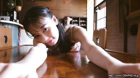 Graphis Gals – Ami Tokita 時田亜美 Naivety Clip 5