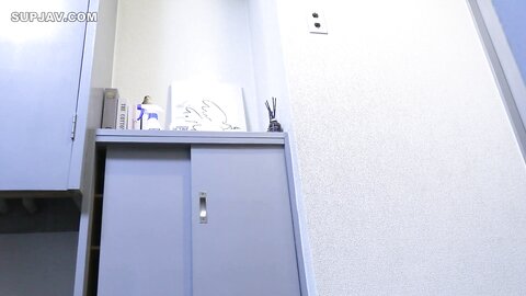 4721398 Exclusive[個撮・玄関開けたらバスタオル姿・・・即ハメ中出し]****zynxzjo* <欲求不満の団地妻>がちょいワル妄想誘惑にチャレンジ!