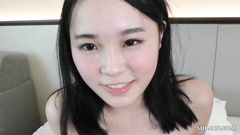 4730696 [Implantation pregnancy]**pzzyxqx*z* Transparent 18-year-old idol candidate. Pure attire and pure, innocent and super beautiful skin. She is going to have her first vaginal orgasm and continuous clima