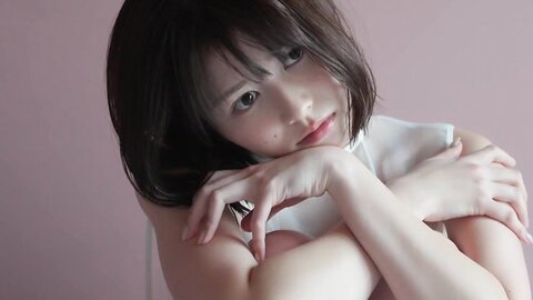 Friday Yuzuha Saeki 冴木柚葉 – Monthly Girl 047 マンスリーガール047