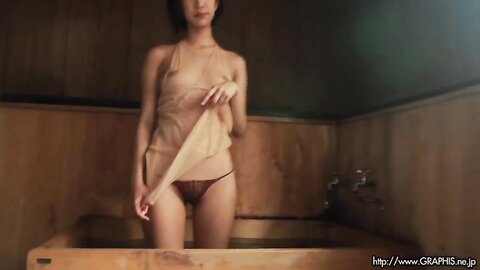 Graphis Gals – Riku Minato 湊莉久 Carbonated Clip 2