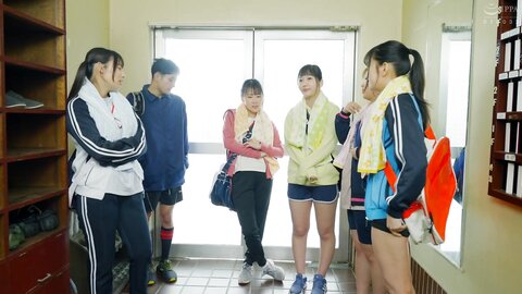 HUNTC-379 Swimming Club Cleaning Up The Camp! I Can't Stop My Erection With The Swimsuit Buttocks Of A Female...