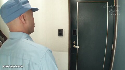 The plumber deflowers the beautiful ass of the apartment owner (NHDTB-455)