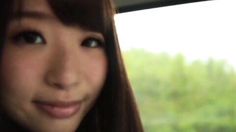 Graphis Gals – Saki Hatsumi 初美沙希 Caucus Race Clip 2