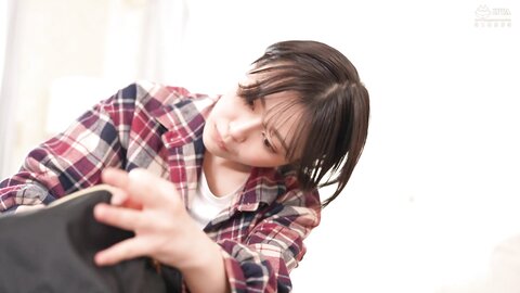 DVMM-280 A Boyish Girl In A Reverse Threesome! Two Days And One Night Of Being Fucked By A ***hood Friend...