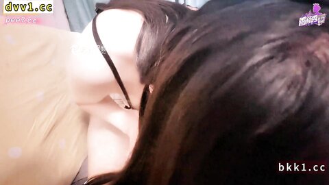 Amateur  Bitch Girlfriend Eats Cock Crazily To Satisfy Men