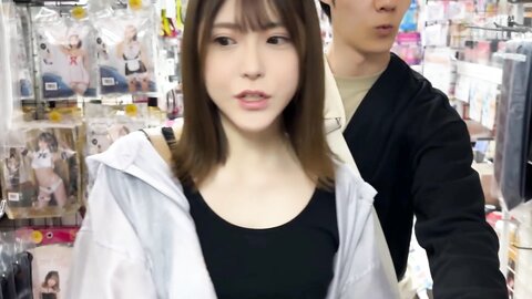 YMDD-465 Machiapu-chan! A Beautiful Girl Layer Is In Reason Off Mode In The City! Unexpected Nakadashi Sex...