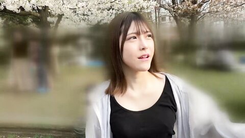 YMDD-465 Machiapu-chan! A Beautiful Girl Layer Is In Reason Off Mode In The City! Unexpected Nakadashi Sex...
