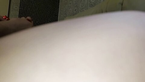 4750684-1 Une femme infidèle qui, bien qu`elle comprenne qu`elle n`est pas autorisée à le faire lorsque son mari est au travail, se fait éjaculer à plusieurs reprises par un homme qu`elle a rencontré sur un sit