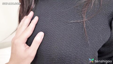4751124 Mikoto Fujisaki a adoré se faire crépiter dans son premier porno.