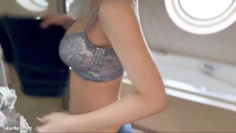 色白巨乳のお姉さん