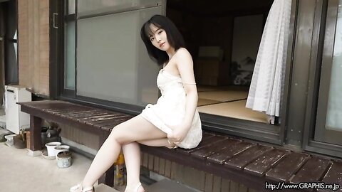 Graphis Gals – Tsubaki Sannomiya 三宮つばき Passionate Gaze Clip 1