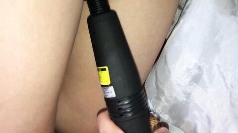 4760807 [Non censuré]**yqqpnoosn [Amateur] La fille cochonne cachée qui a l`air très sérieuse est torturée vaginalement par la *** érotique.
