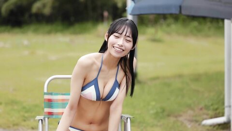 FRIDAY GOLD 中西花 プレミアムな初水着