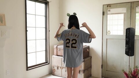 FRIDAY GOLD 中西花 プレミアムな初水着