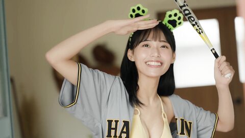 FRIDAY GOLD 中西花 プレミアムな初水着